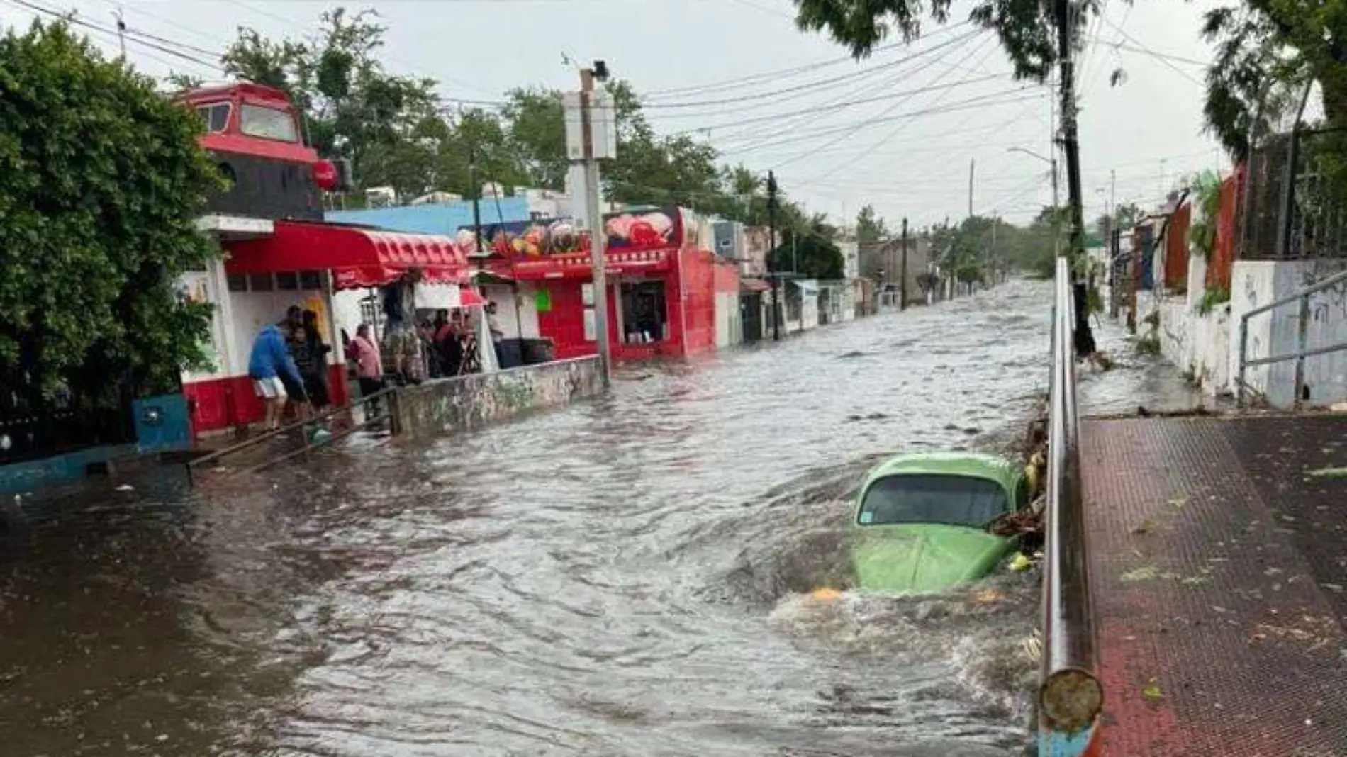 Lluvias en Oblatos Bomberos de Guadalajara